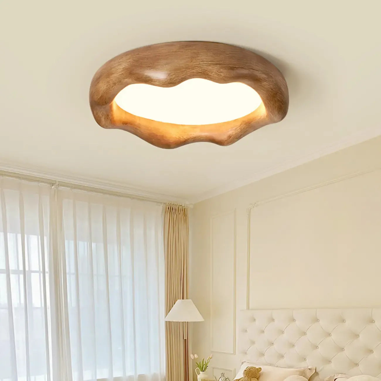 Plafoniera a filo dal design artistico con effetto crema acrilica