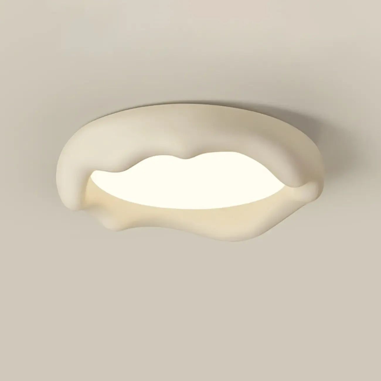Plafoniera a filo dal design artistico con effetto crema acrilica