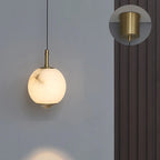 Suspension de cuisine moderne en albâtre et globe doré