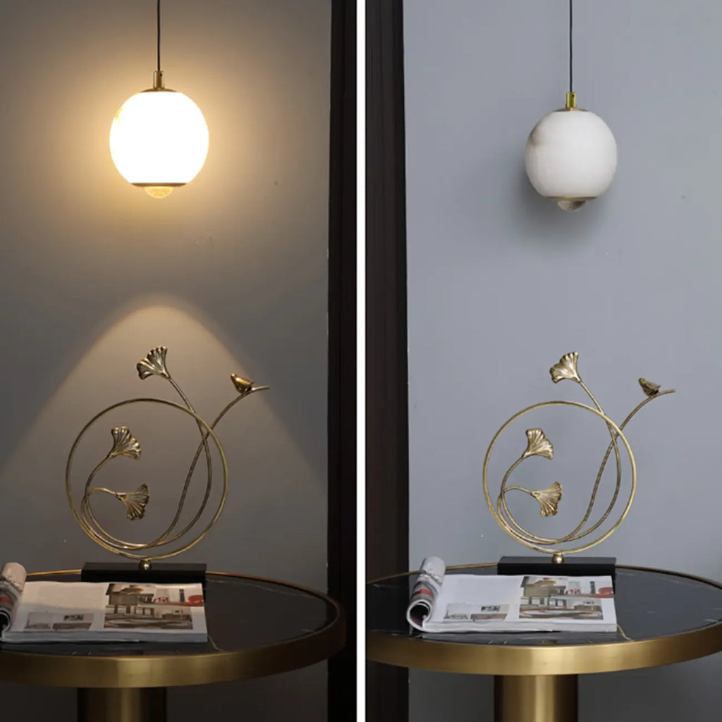Suspension de cuisine moderne en albâtre et globe doré
