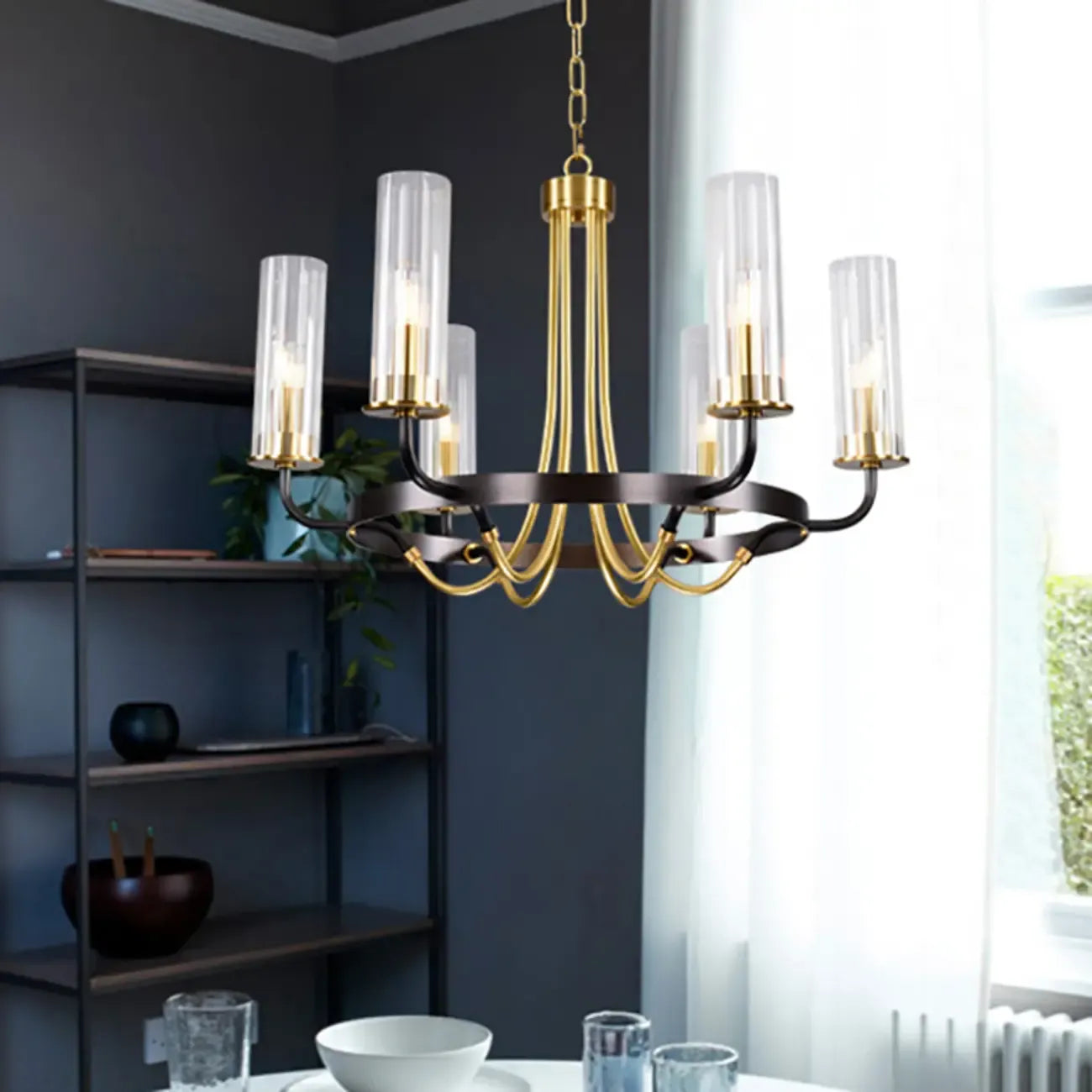 Lustre moderne rond noir et or avec abat-jour en verre transparent