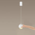 Suspension moderne en métal chromé avec globe et LED blanc chaud