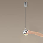Suspension moderne en métal chromé avec globe et LED blanc chaud