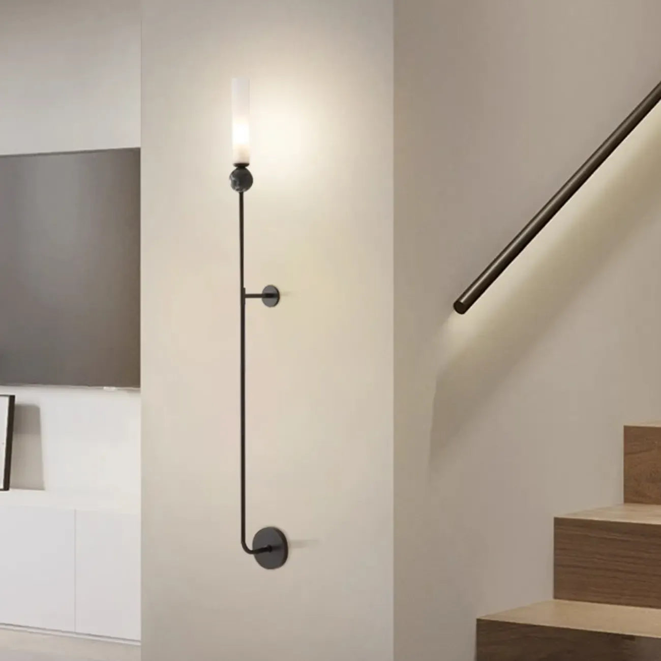 Applique murale minimaliste dorée avec abat-jour en pierre frittée