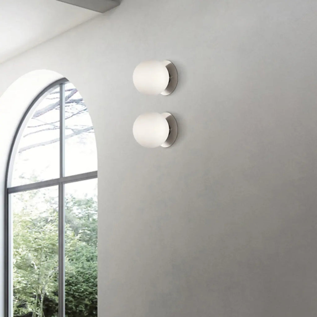 Applique murale ronde moderne en verre dépoli blanc