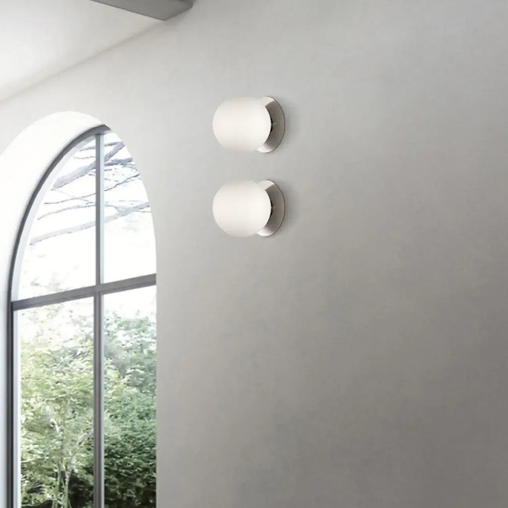 Applique murale ronde moderne en verre dépoli blanc