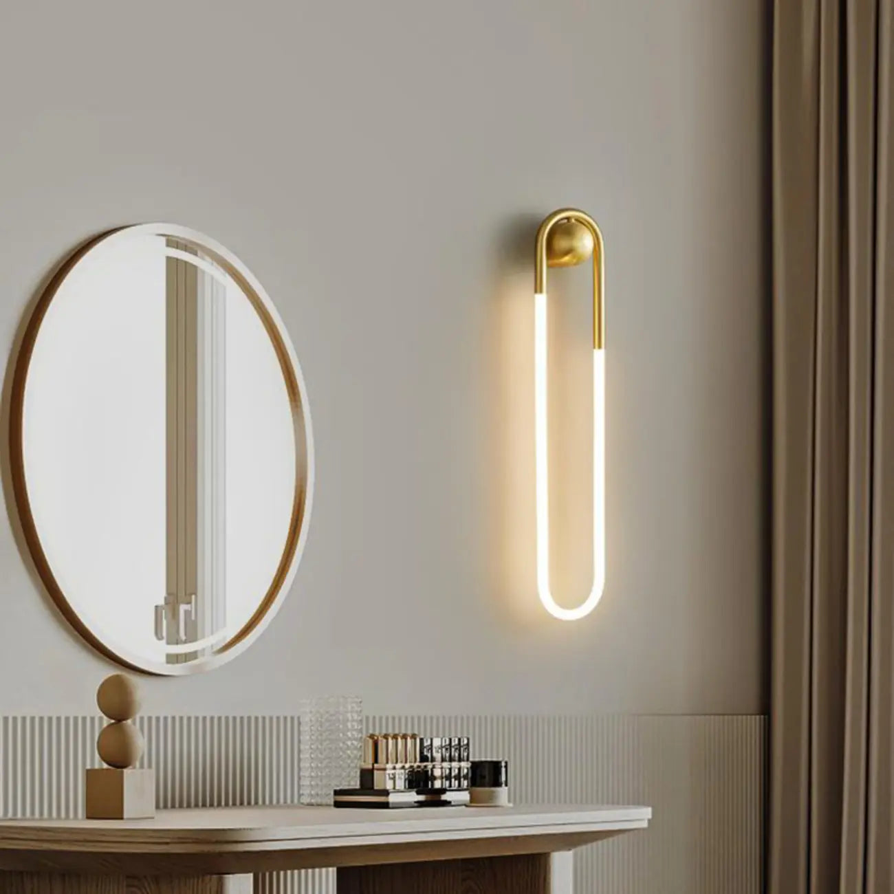 Applique murale ovale moderne dorée à LED pour coiffeuse