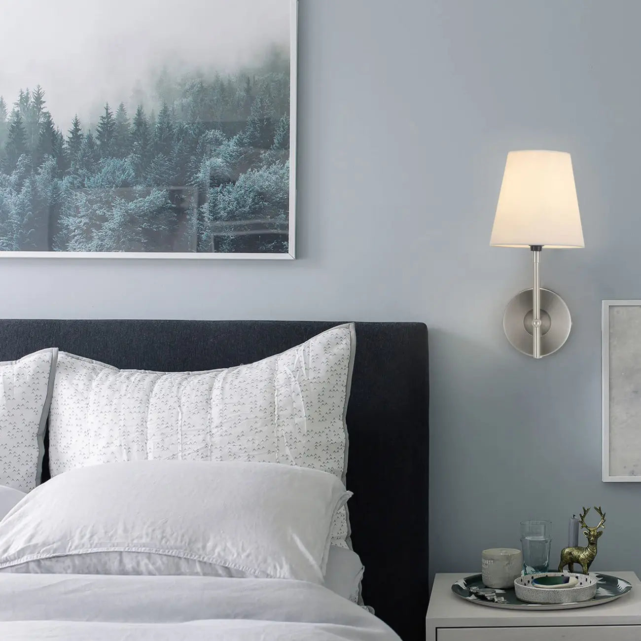 Applique murale contemporaine en métal et tissu, style minimaliste