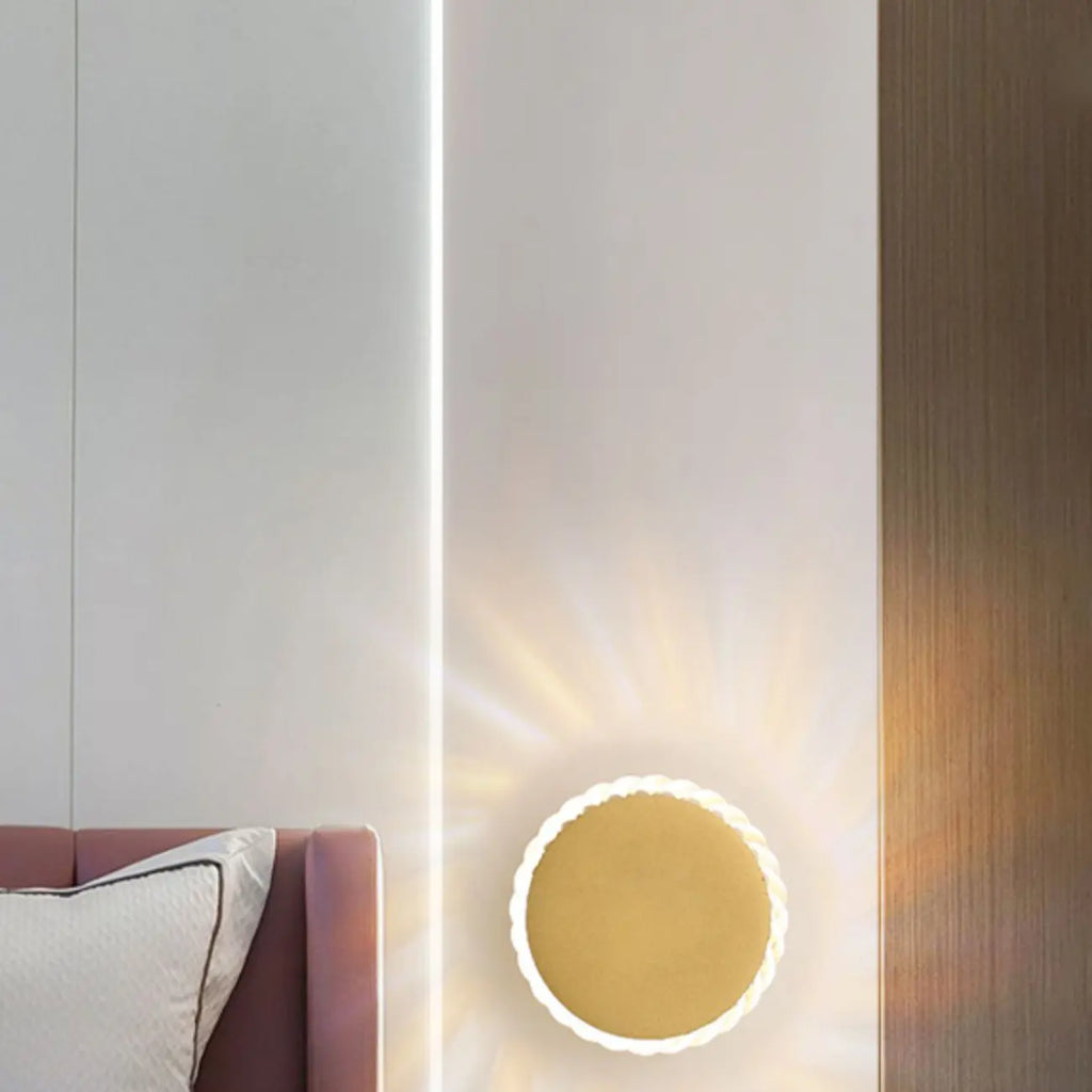 Applique murale minimaliste ronde en métal en forme de soleil