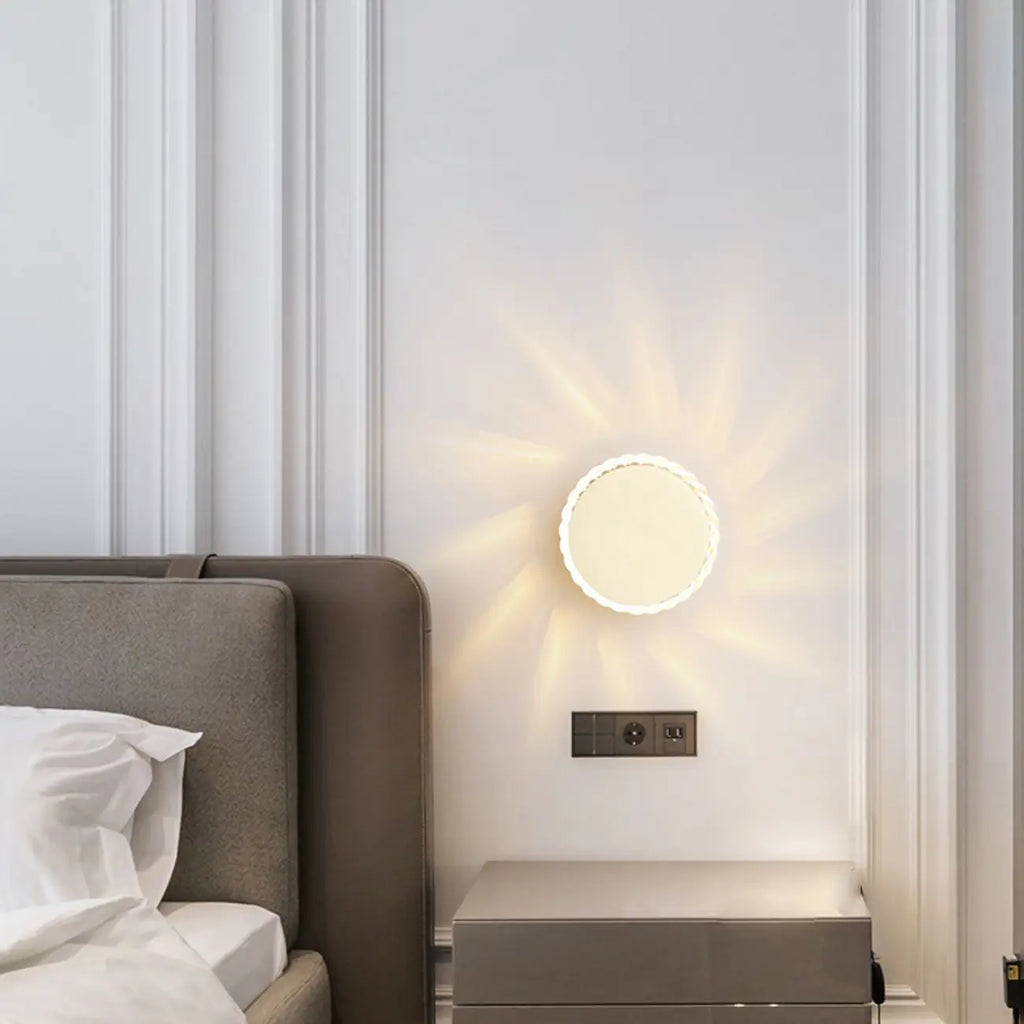 Applique murale minimaliste ronde en métal en forme de soleil