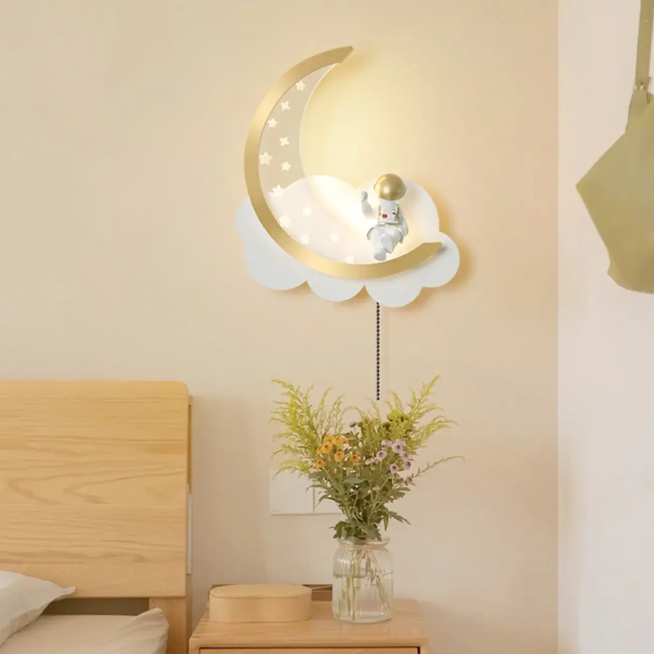 Applique murale LED à intensité variable en forme d'astronaute lunaire pour lampe de chevet
