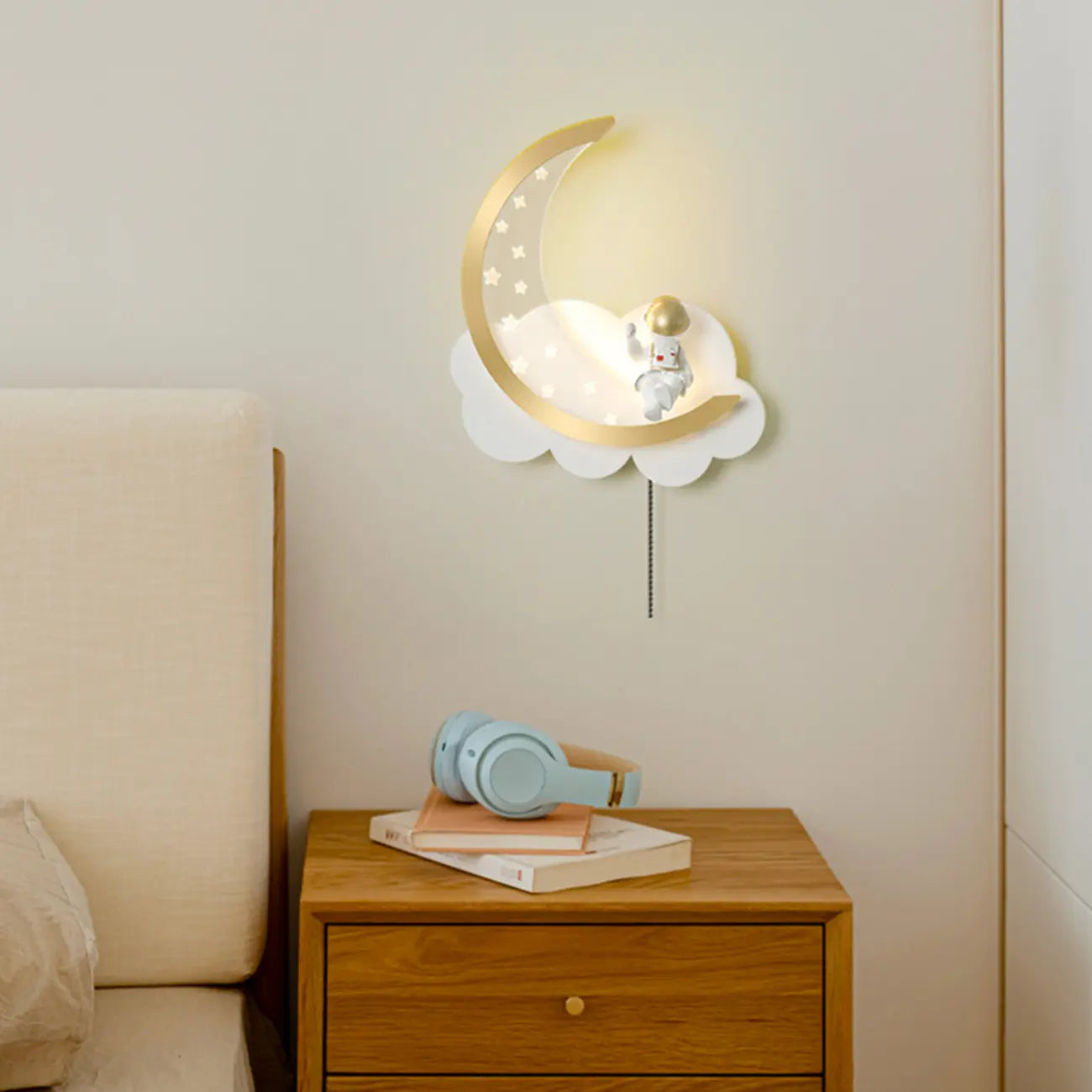 Applique murale LED à intensité variable en forme d'astronaute lunaire pour lampe de chevet
