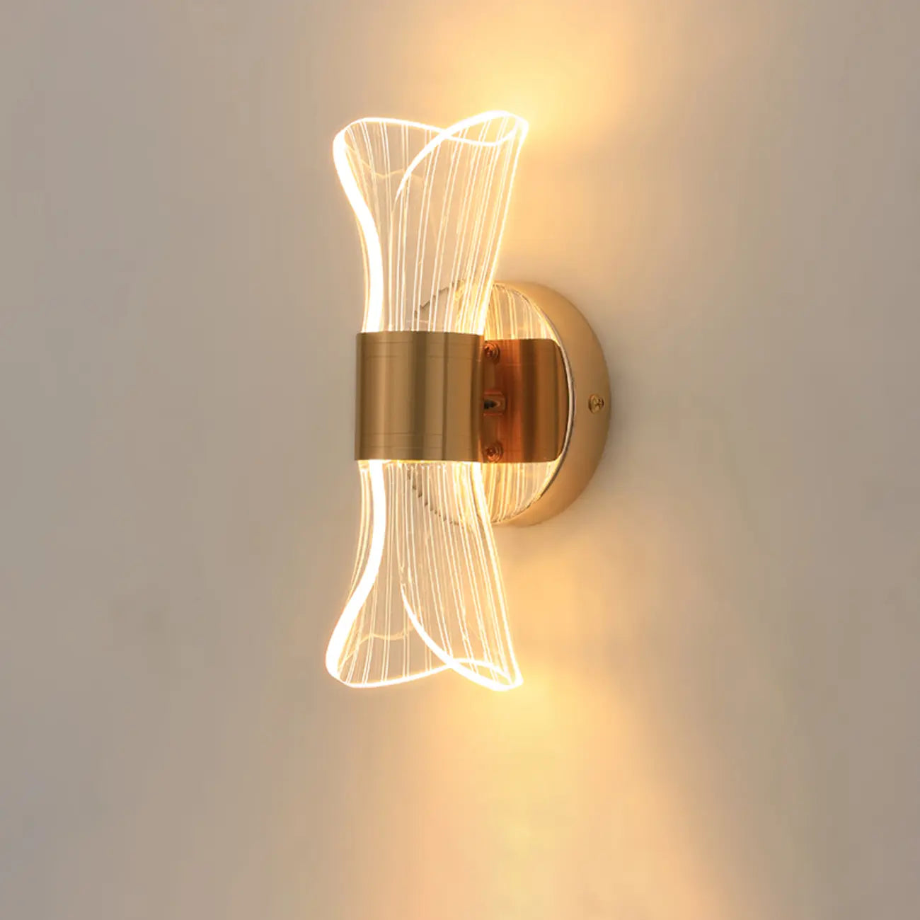 Applique murale LED dorée artistique à intensité variable pour l'éclairage de la chambre