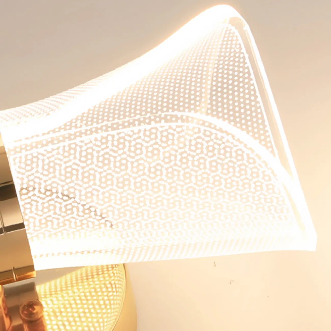 Applique murale LED dorée artistique à intensité variable pour l'éclairage de la chambre