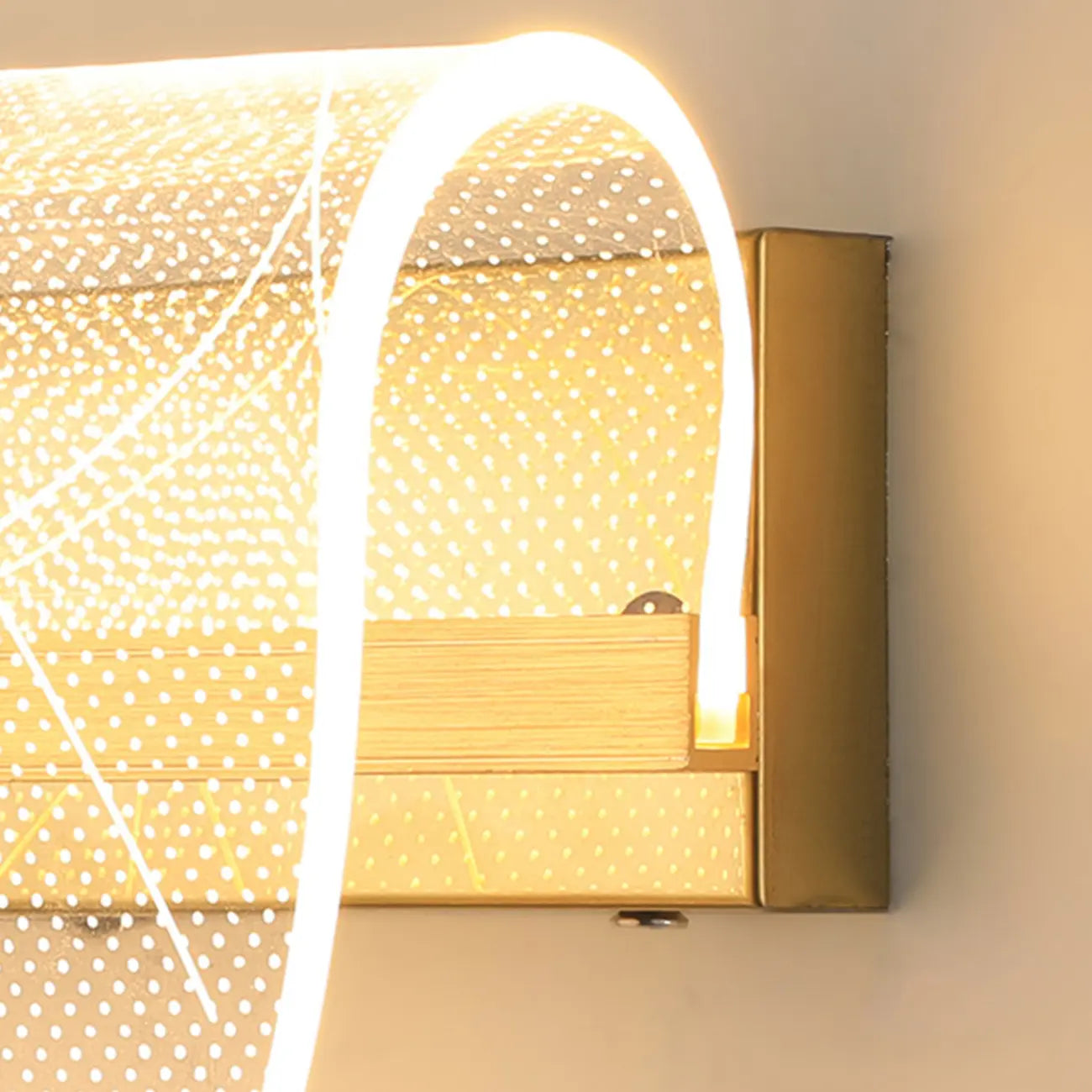 Applique murale LED dorée artistique à intensité variable pour l'éclairage de la chambre