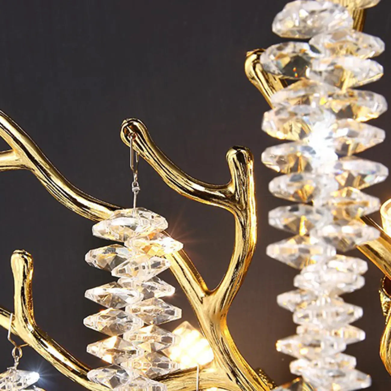 Applique murale de luxe en métal doré et cristal en forme de branche