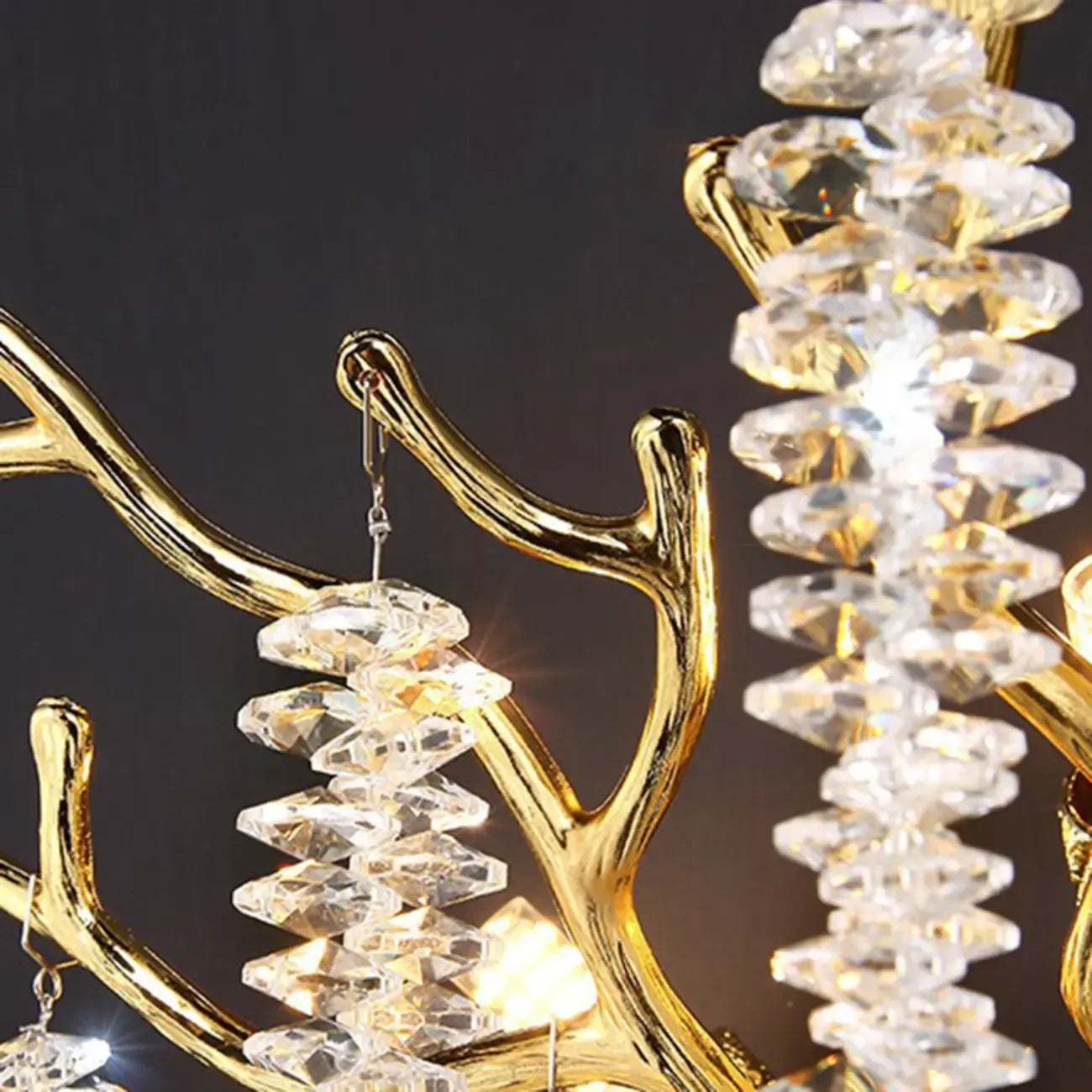 Applique murale de luxe en métal doré et cristal en forme de branche