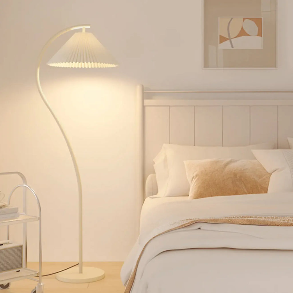 Lampadaire moderne en tissu plissé blanc et métal 61
