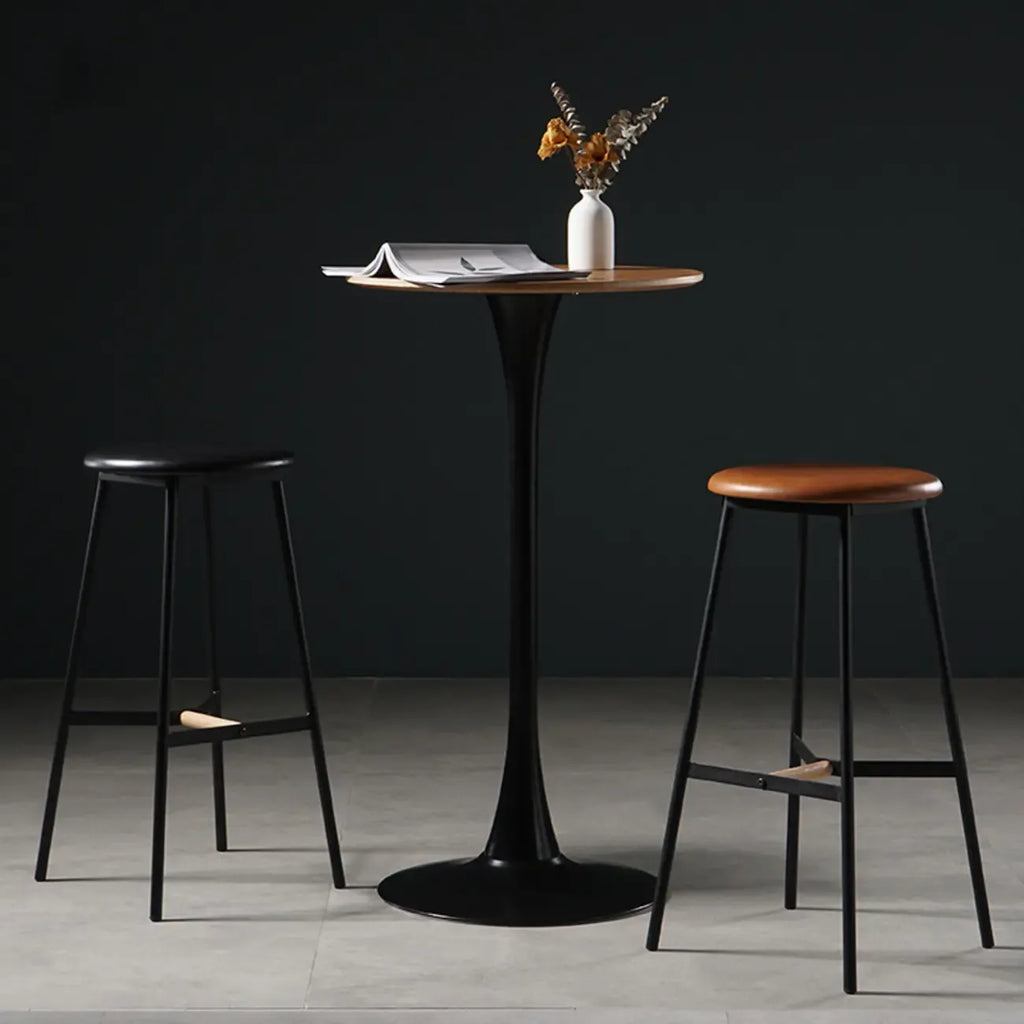 Tables de bar rondes modernes en bois gris avec piètement tulipe