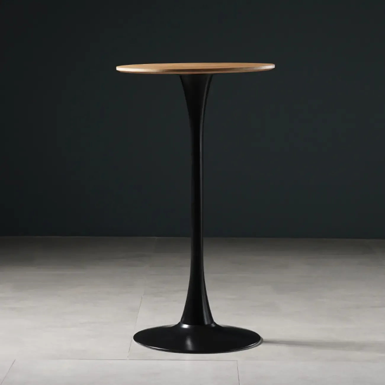 Tables de bar rondes modernes en bois gris avec piètement tulipe