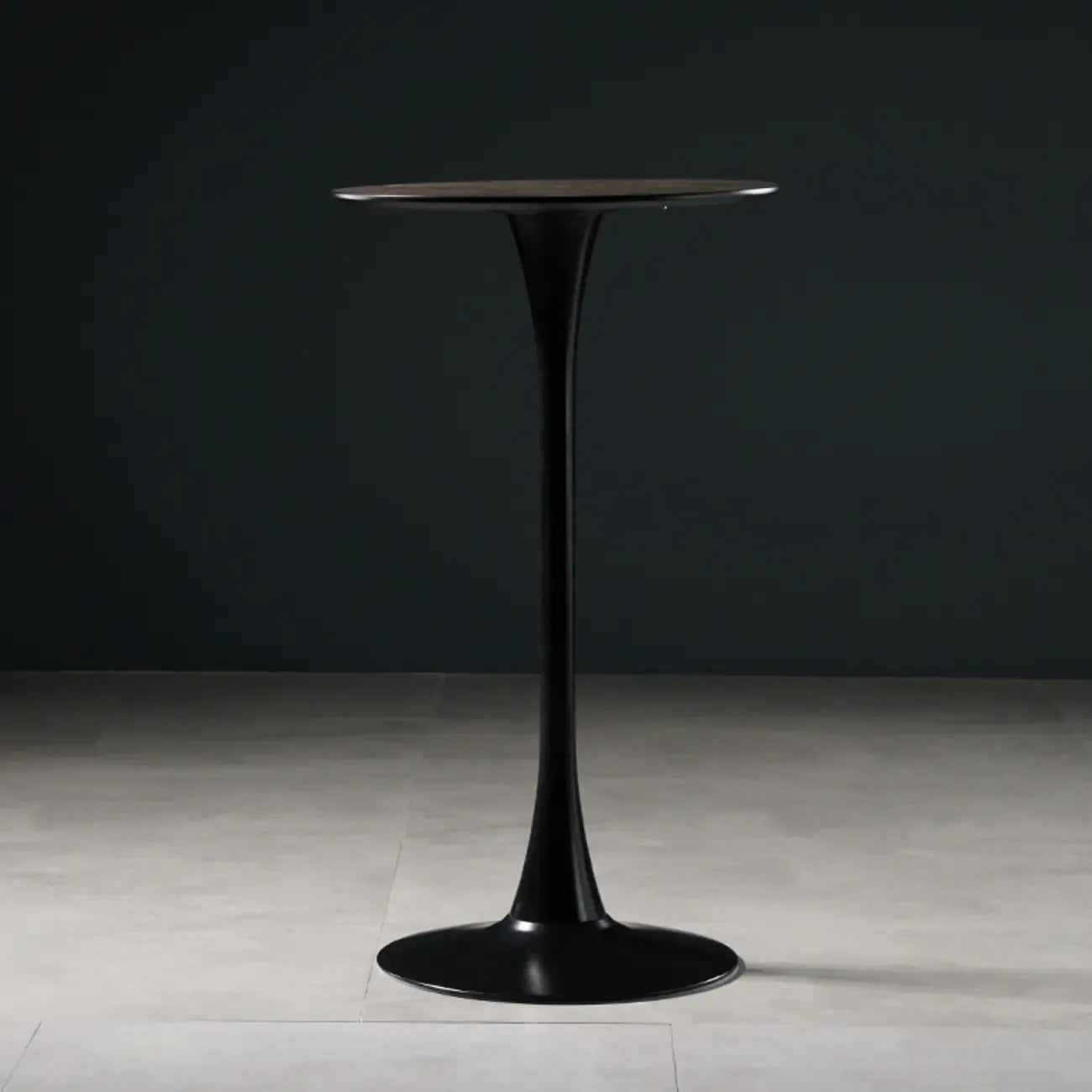 Tables de bar rondes modernes en bois gris avec piètement tulipe