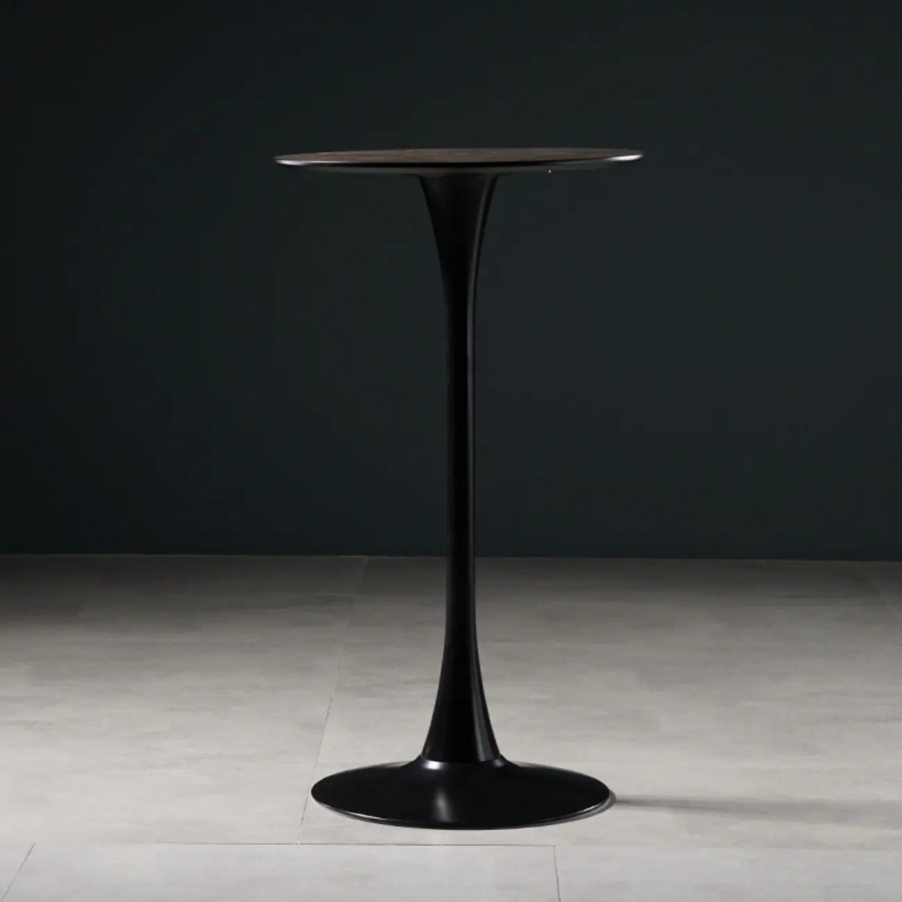 Tables de bar rondes modernes en bois gris avec piètement tulipe