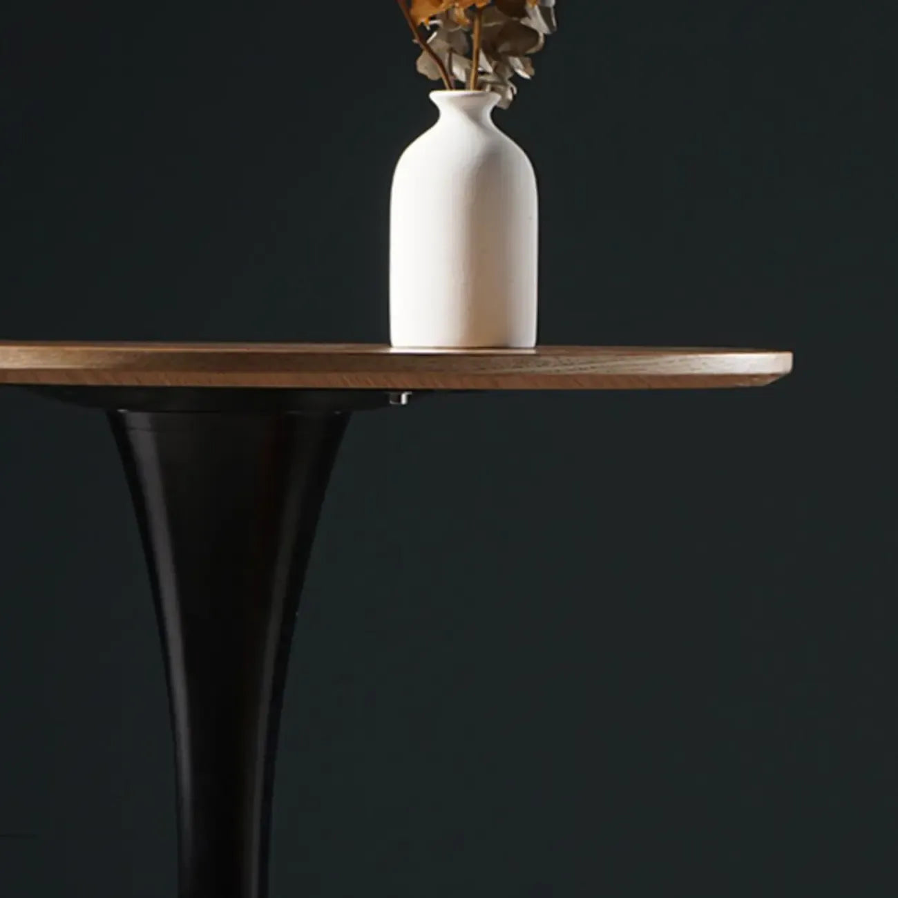 Tables de bar rondes modernes en bois gris avec piètement tulipe