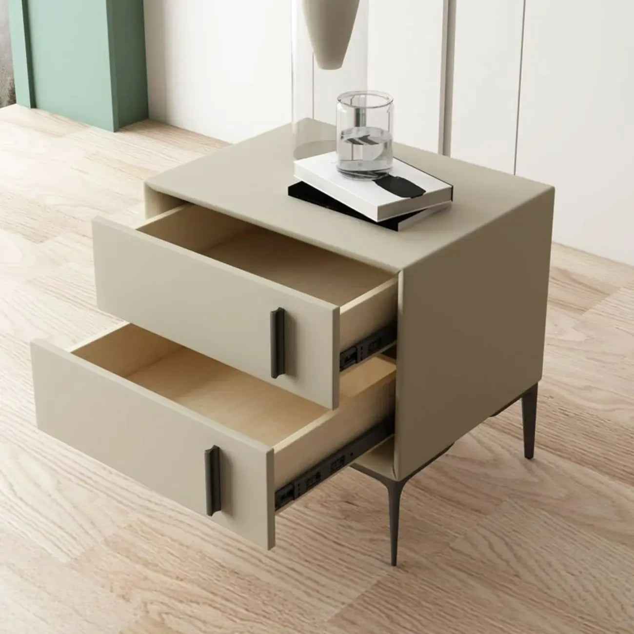 Table de chevet moderne en bois et similicuir abricot à 2 tiroirs