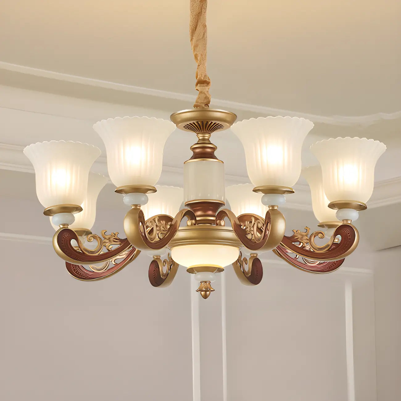Lampadario regolabile da sala da pranzo dorato in vetro a forma di campana con luce orientata verso l'alto