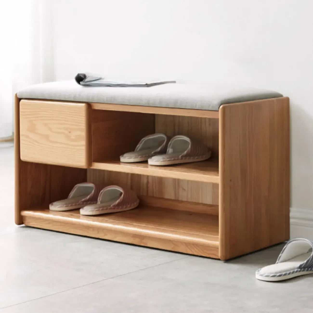 Banc de rangement à chaussures en chêne scandinave avec coussin