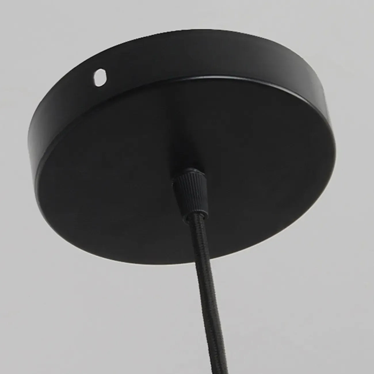 Suspension moderne en métal noir et pierre avec globe à deux broches