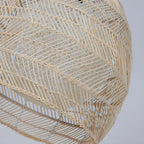 Suspension géométrique en rotin oriental