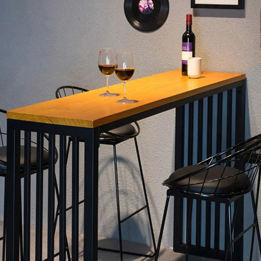 Tables de bar rectangulaires de style industriel, en bois brun et pieds en métal