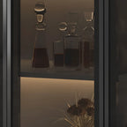 Grande armoire à vin moderne en bois noir avec portes vitrées