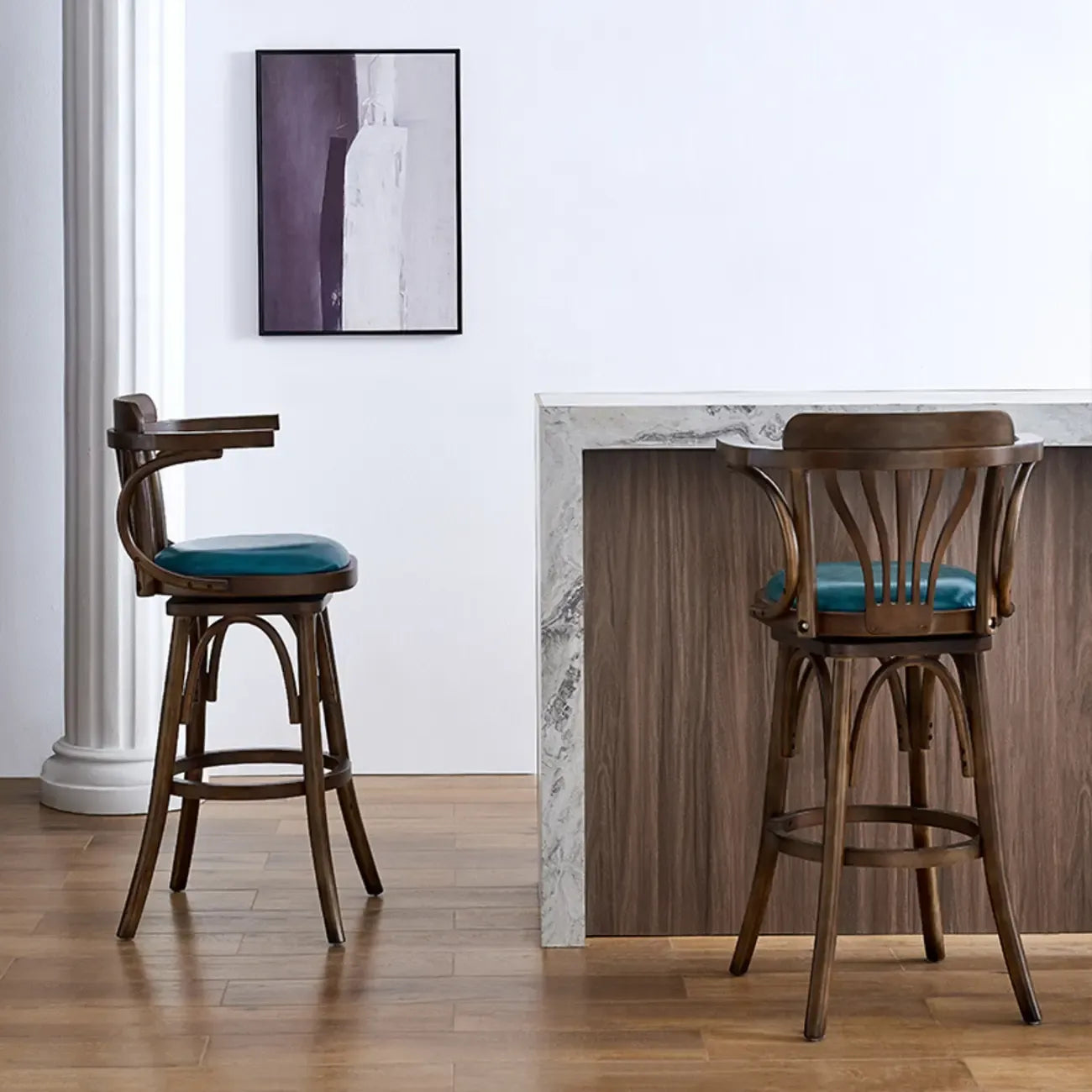 Sgabello da bar girevole imbottito in pelle blu anticata