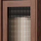 Bibliothèque verticale en bois de cerisier avec portes vitrées