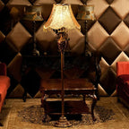 Lampadaire vintage en résine en forme de pagode pour salon