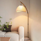 Lampadaire moderne en tissu avec dôme et arc en métal, à brancher, pour salon