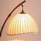 Lampadaire moderne en tissu avec dôme et arc en métal, à brancher, pour salon