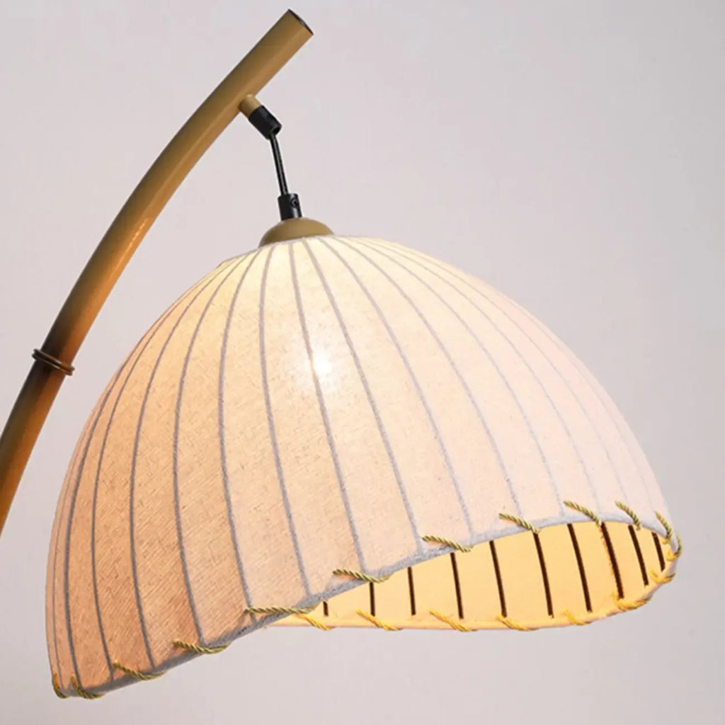 Lampadaire moderne en tissu avec dôme et arc en métal, à brancher, pour salon
