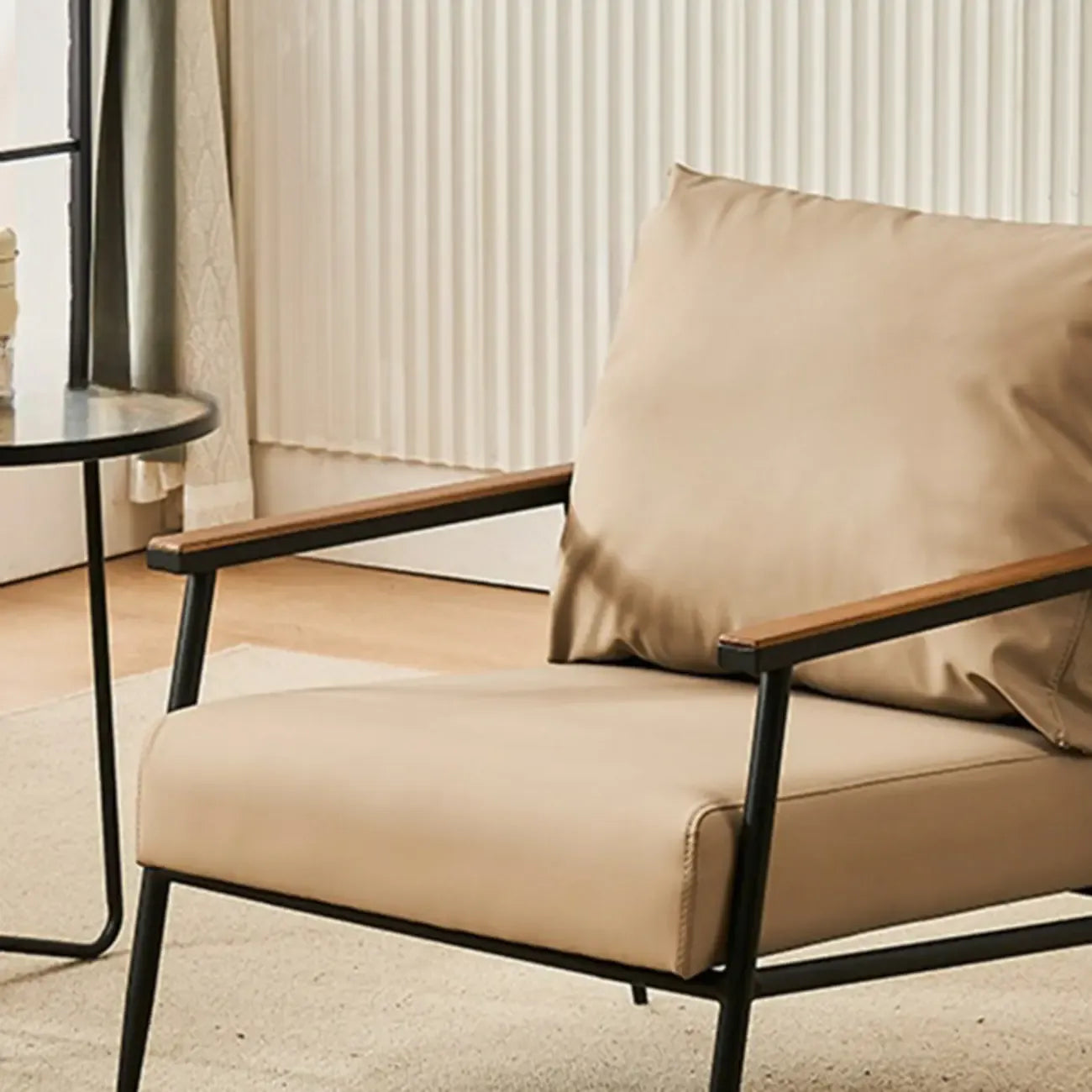 Fauteuil d'appoint en cuir résistant avec coussin