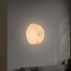 Applique murale géométrique moderne en métal avec finition dorée