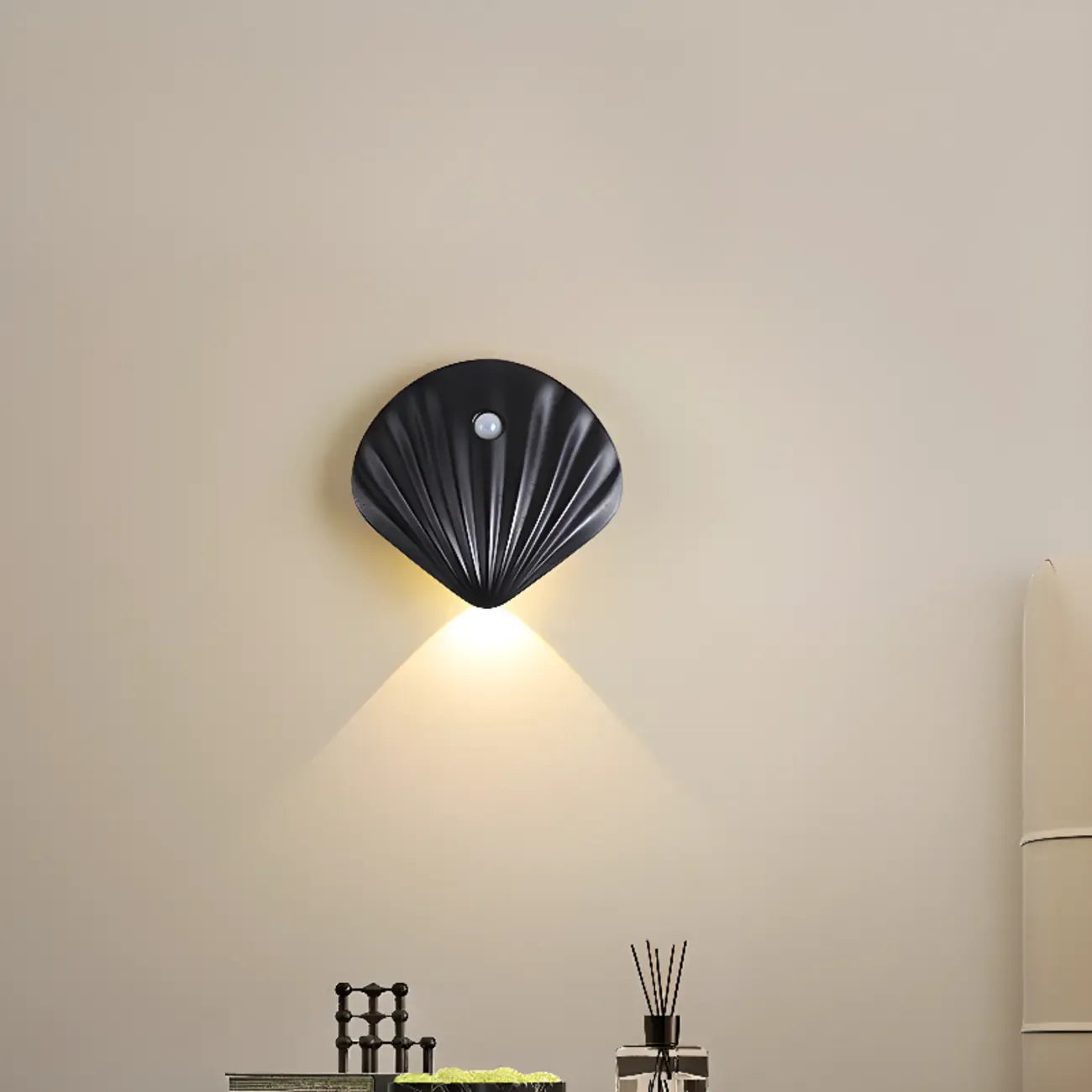 Applique murale LED rechargeable minimaliste en forme de coquillage
