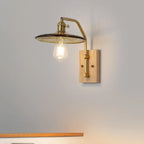 Applique murale d'intérieur de style industriel avec étagère et finition laiton