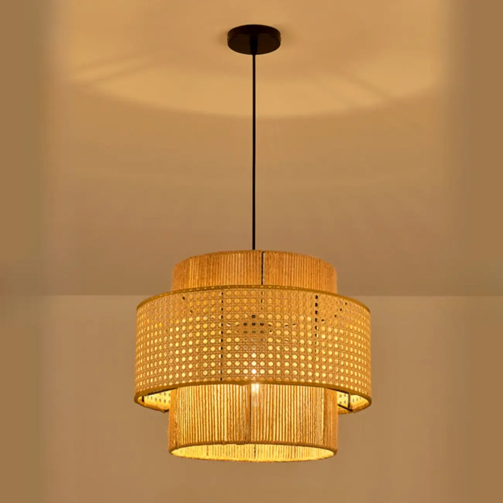 Suspension cylindrique jaune en rotin contemporain