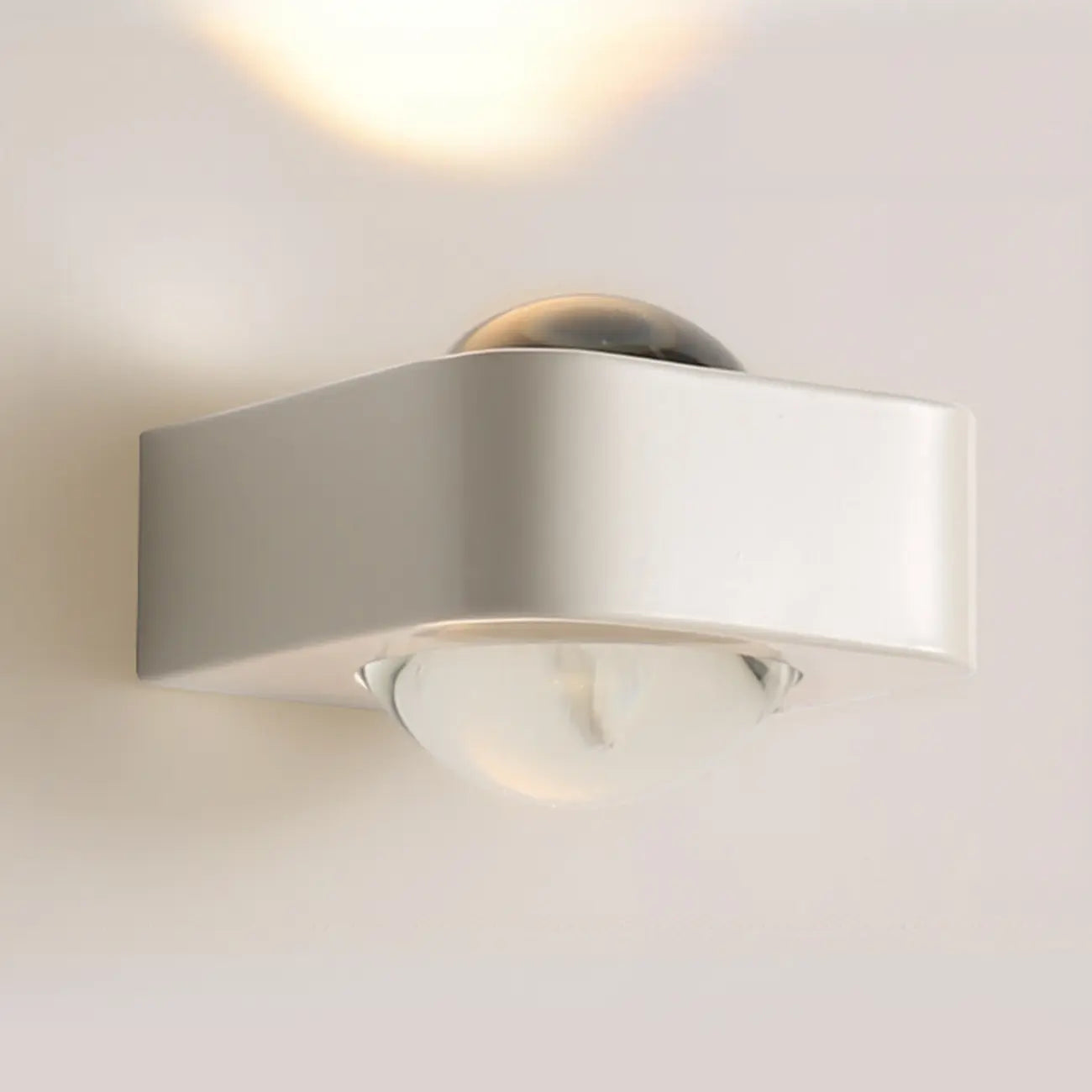 Applique murale LED à intensité variable vers le haut et vers le bas pour éclairage de chambre