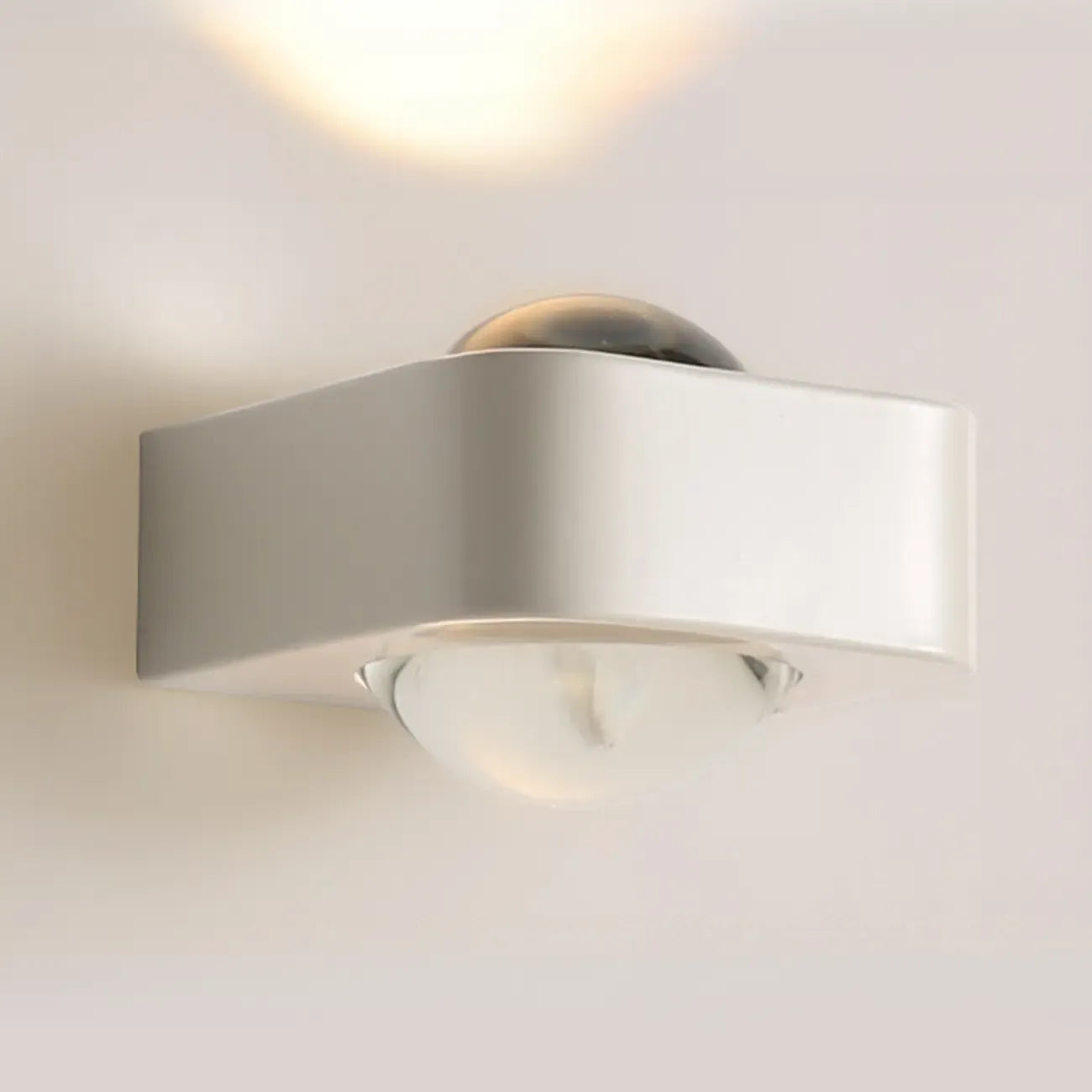Applique murale LED à intensité variable vers le haut et vers le bas pour éclairage de chambre