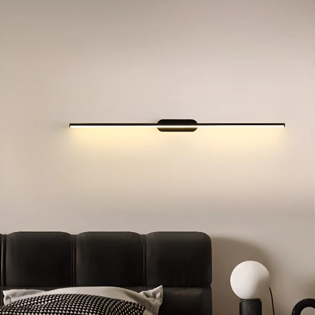 Luminaire de salle de bain LED minimaliste noir, fin et droit en métal, avec éclairage LED.