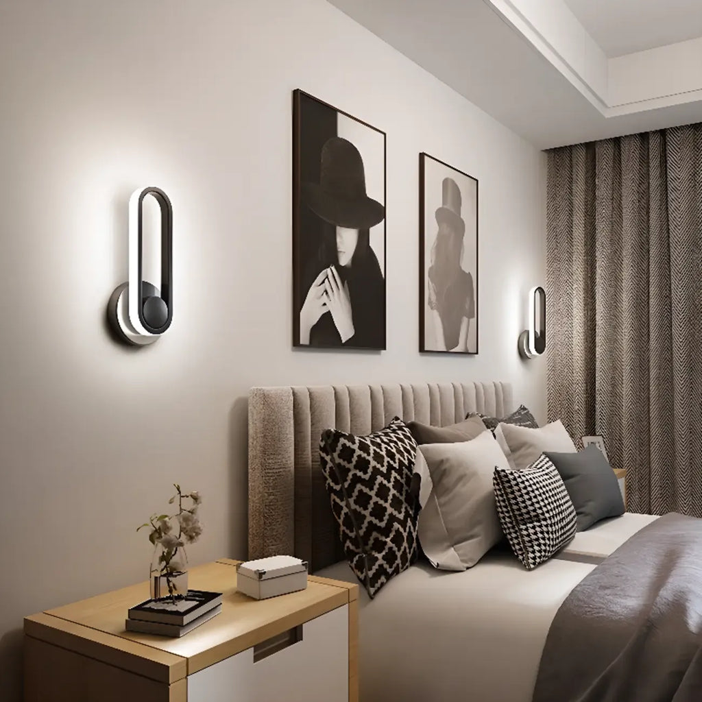 Applique murale LED minimaliste avec finition métallique pour chambre à coucher