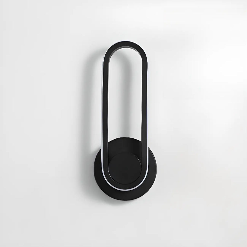 Applique murale LED minimaliste avec finition métallique pour chambre à coucher